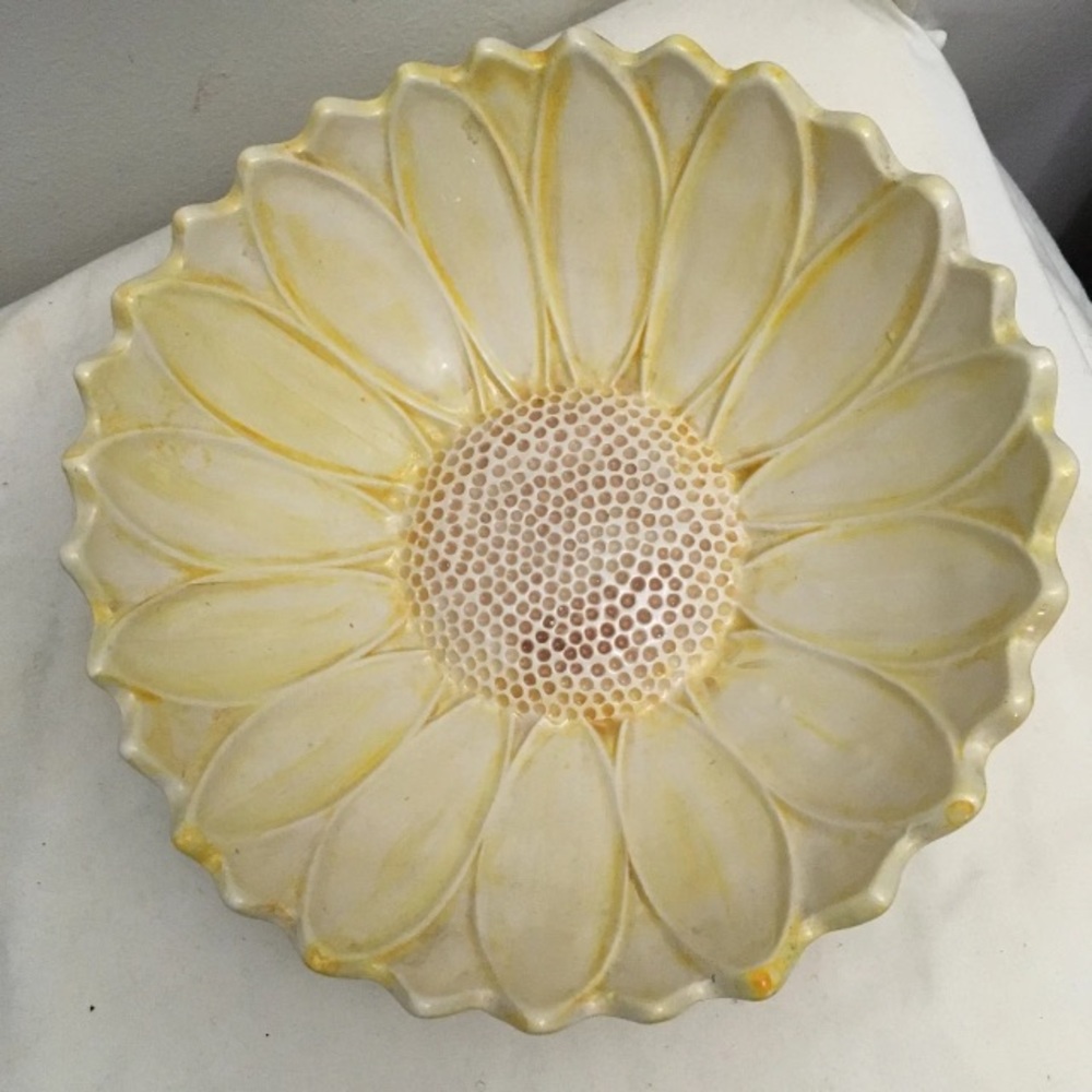 French Majolica Sunflower Bowl With GV Mark 9 1/8 In Depth 4 Inches